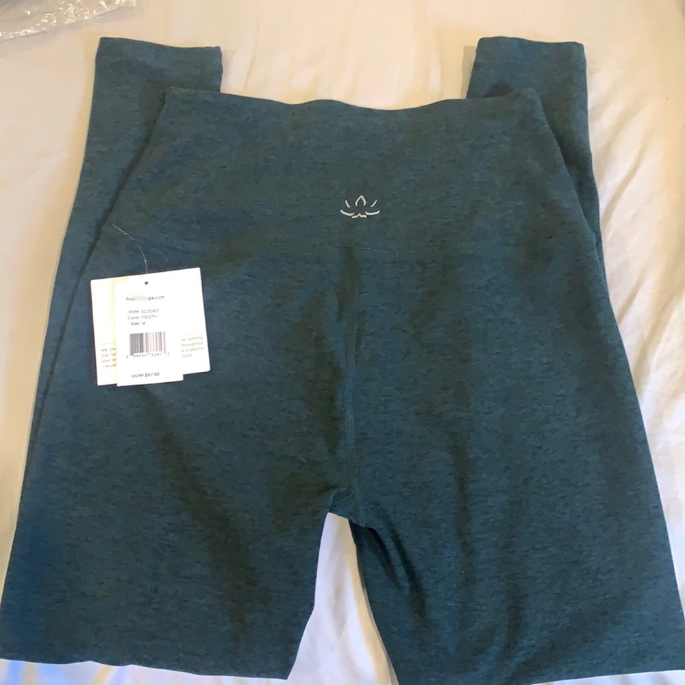 Beyond yoga pants medium brand new
